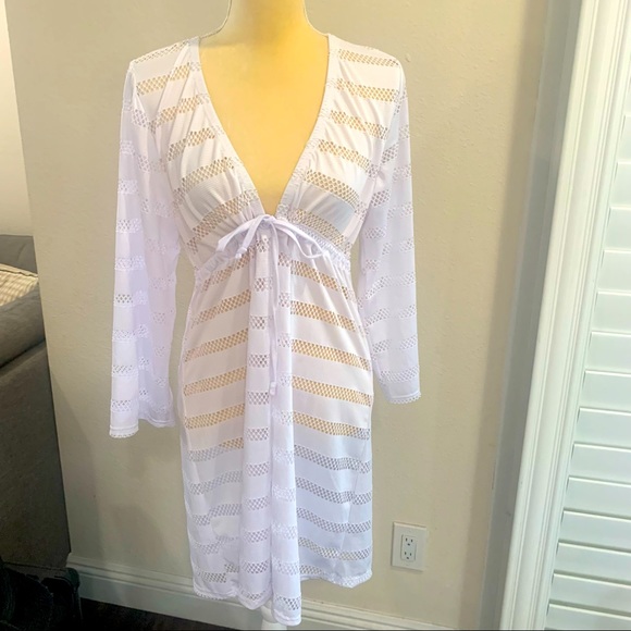 Alexa& Stella Kimono - Picture 2 of 8